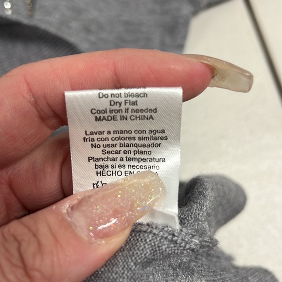 Sweater - Picture 7 of 7